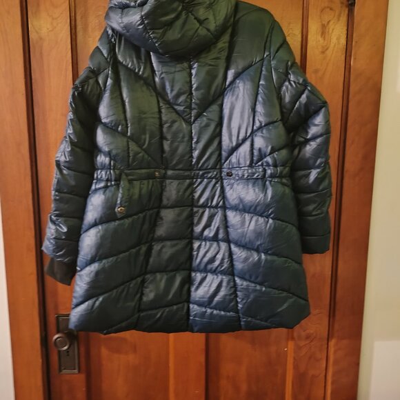 Jessica Simpson Black Puffer Jack with Leopard Lining - Picture 2 of 7